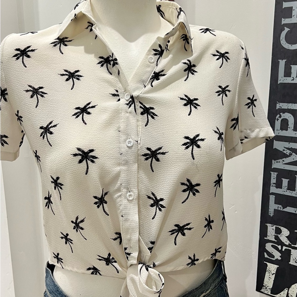 Palm Tree Button Up